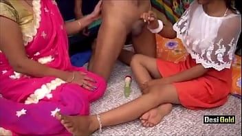 Odtwórz Indyjski bhabhi pieprzył siostrę męża z chłopakiem || najlepszy indyjski seks z wyraźnym hindi audio