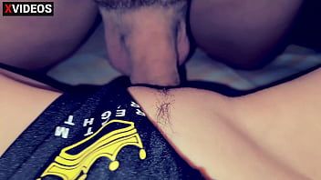 Играть Жена брата показала интимную стрижку