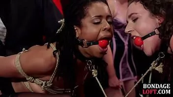 play বন্ডেজ sluts মুষ্টিবদ্ধ এবং দলে assfucked