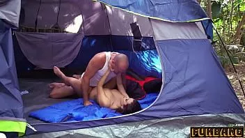 Redare Keisha Grey și-a tras prietenul iubitului în camping