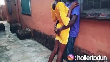 চালান আমার প্রতিবেশীর মেয়ে তার বাবার কল রিসিভ করে যখন আমি তাকে চুদছি