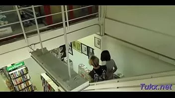 play Uwielbiana japońska dziewczyna zostaje lizana i drażniona