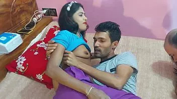 Play Two hot couple sex! beautiful wife's vs aged husband ( foursome)