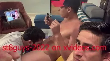 चलाएँ 2022 के मेरे नए एसेन्स के छोटे क्लिप का मुफ्त वीडियो स्ट्र8 लड़कों को चूस रहा है
