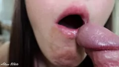 play اليورو فاتنة Deepthroat وابتلاع cumload