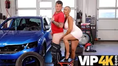 Riproduci Garage Rimming Delizia: Milf Chloe Lamour trasforma il giorno del meccanico