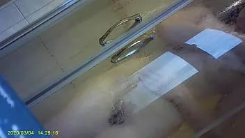 play Meinen Mitbewohner in der Dusche ausspionieren 3.4