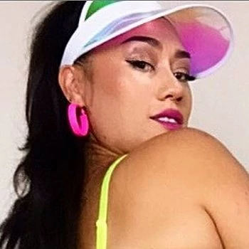 Gwiazda porno Shantel Dee