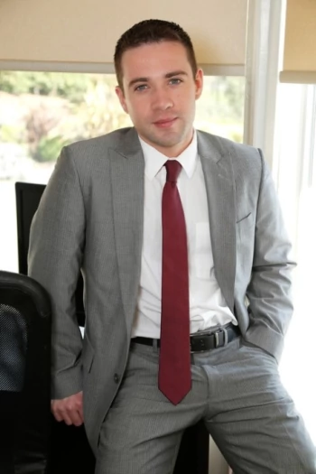 قناة Dylan Knight