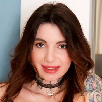 قناة Nikki Rockwell
